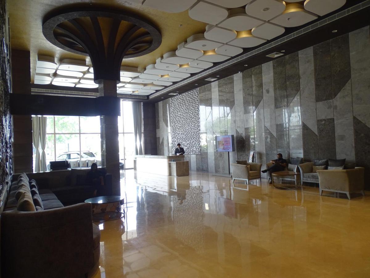 The Grand Arc Hotel & Convention Centre Shahjahanpur Kültér fotó