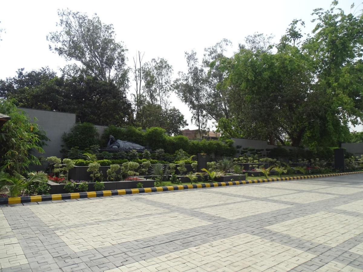 The Grand Arc Hotel & Convention Centre Shahjahanpur Kültér fotó