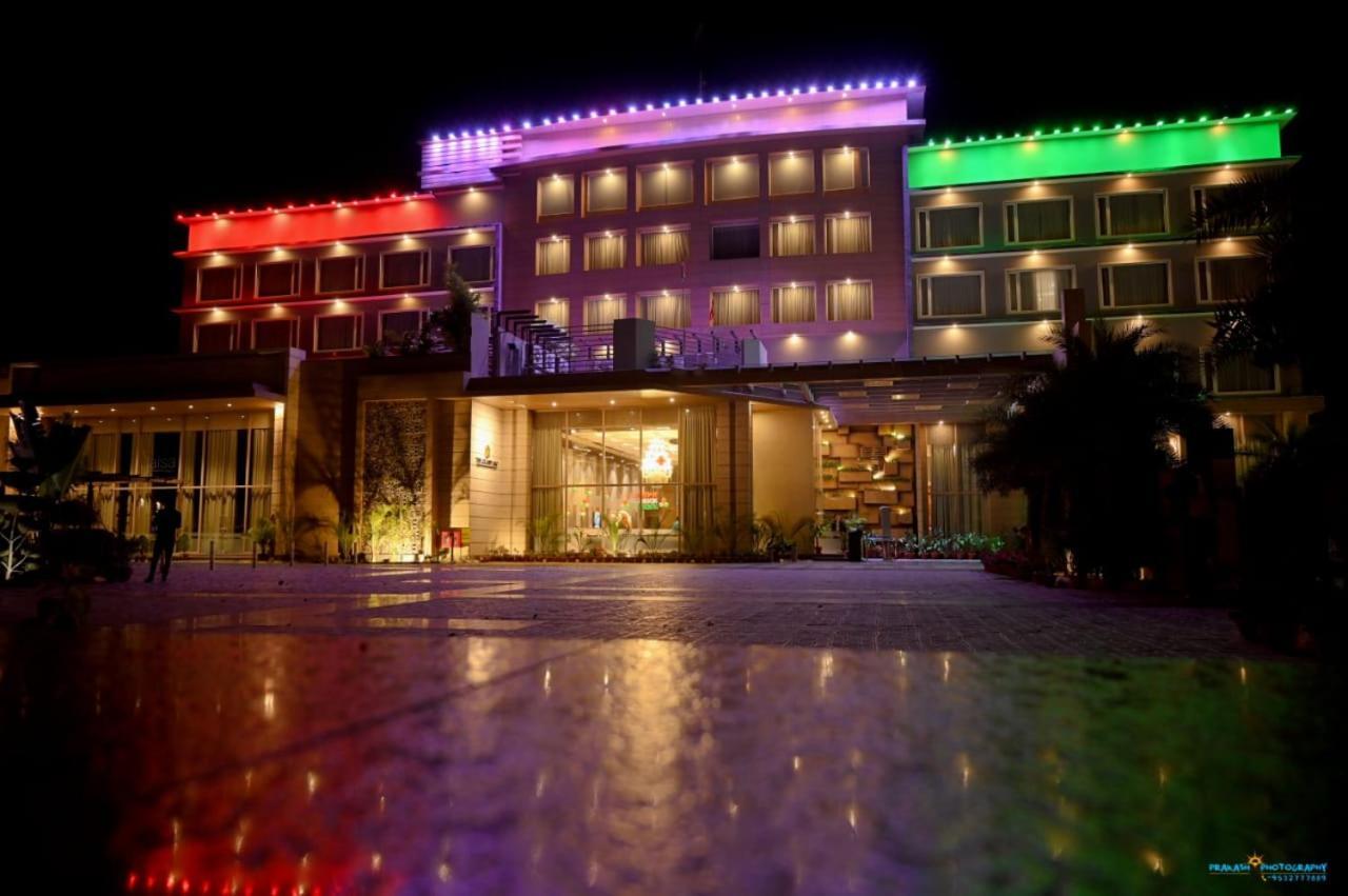 The Grand Arc Hotel & Convention Centre Shahjahanpur Kültér fotó